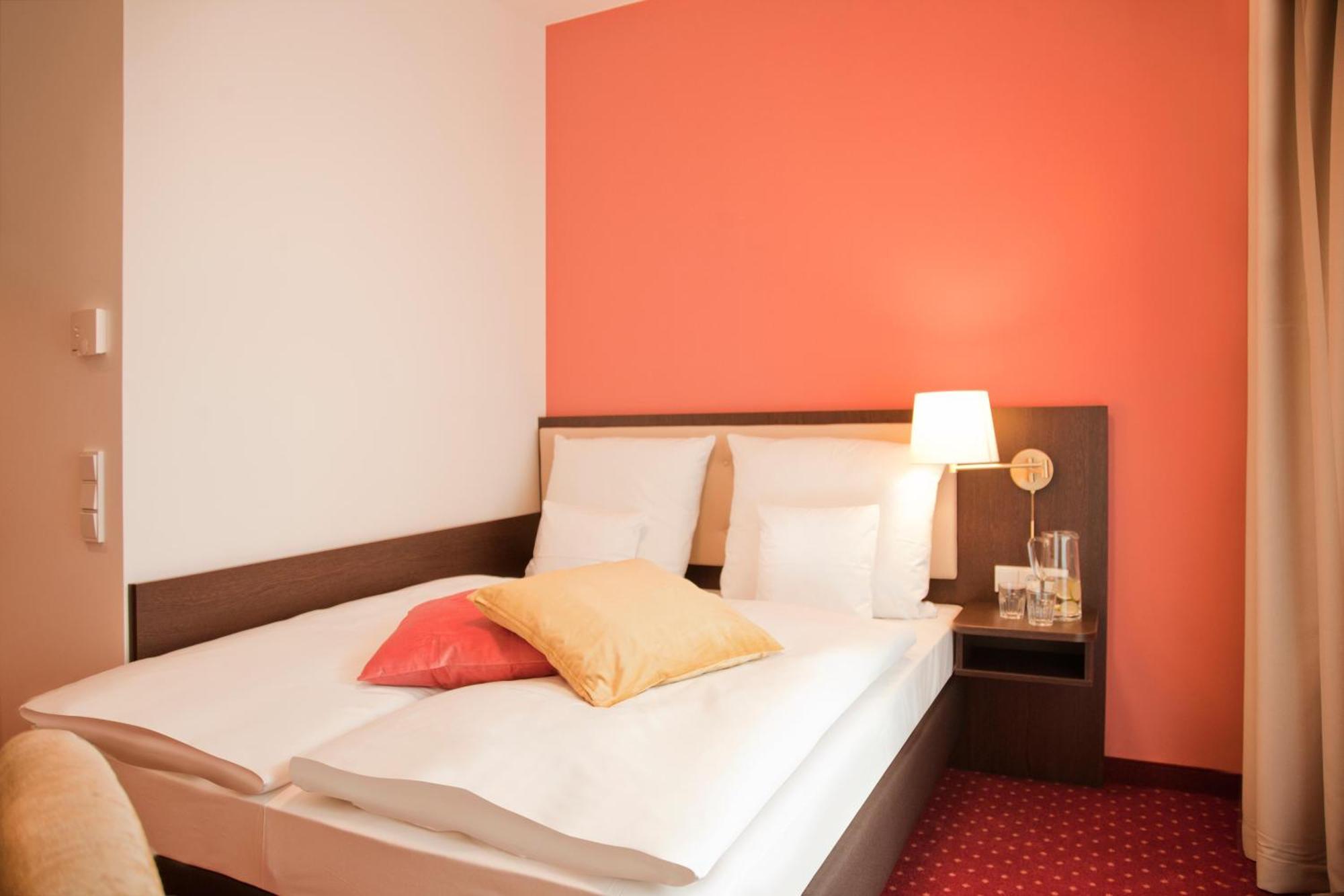 Gold Palais Hotel Берлин Екстериор снимка