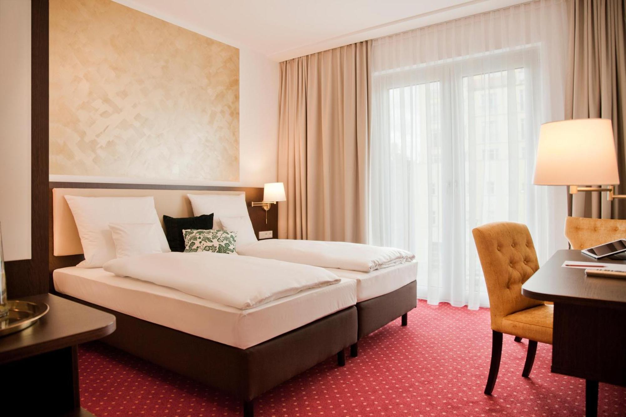 Gold Palais Hotel Берлин Екстериор снимка