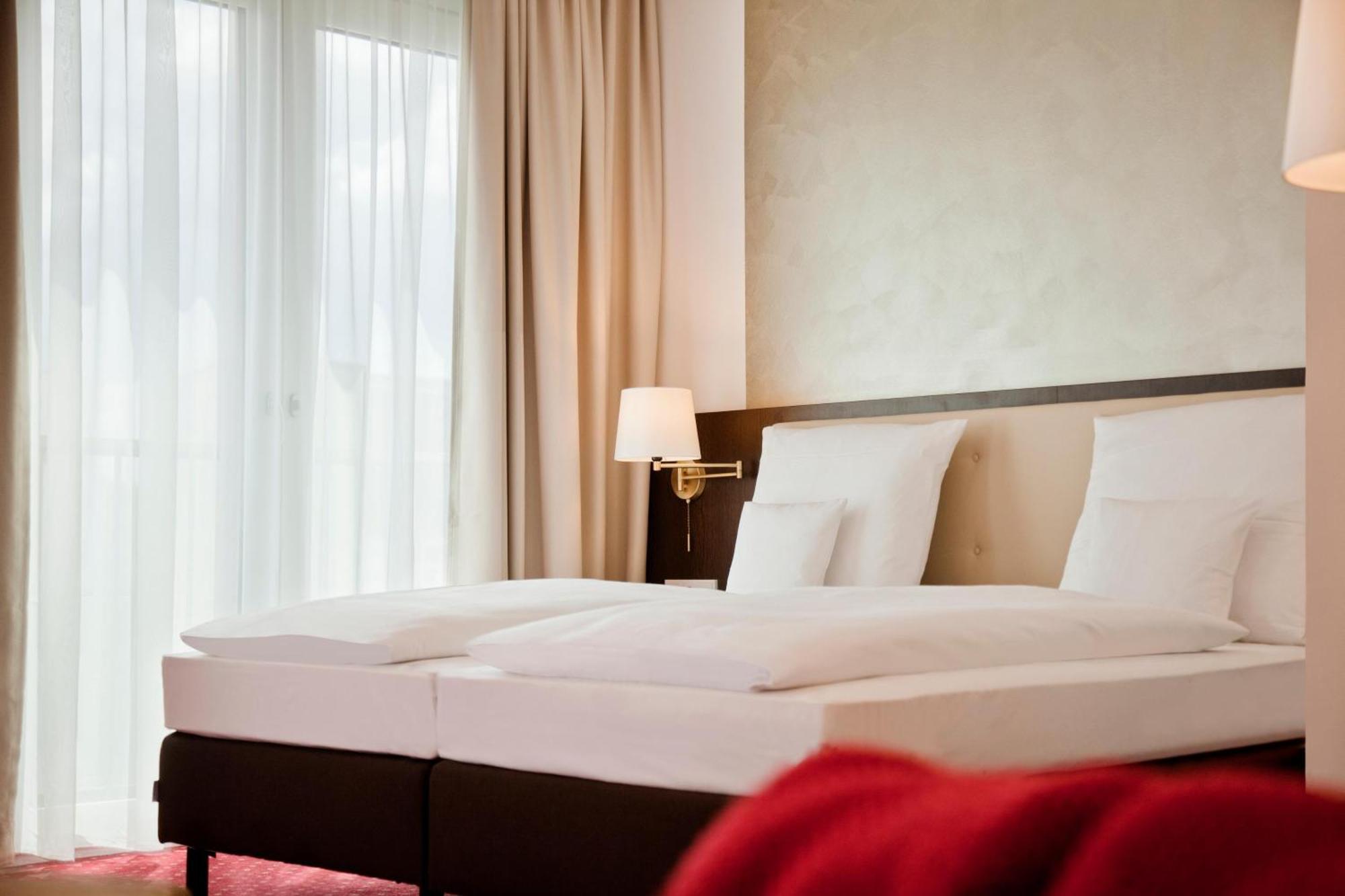Gold Palais Hotel Берлин Екстериор снимка